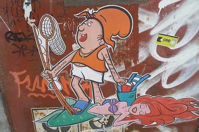 Alternative Street Art Free Walking Tour of Budapest - Stop you should remember: Szimpla Kert finish (and why it’s a smart ending)