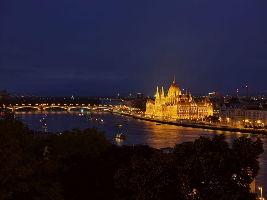 BloodThirsty Hungary: Walking tour & Dark Historical Stories - Sándor Palace to the funicular: changing your perspective on Castle Hill