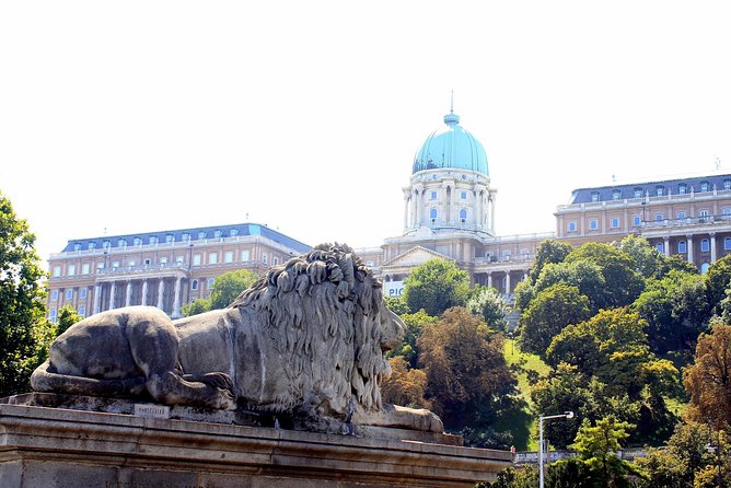 Buda Castle District Walk with Entry to Matthias Church - Timing, walking reality, and what to wear when the weather changes
