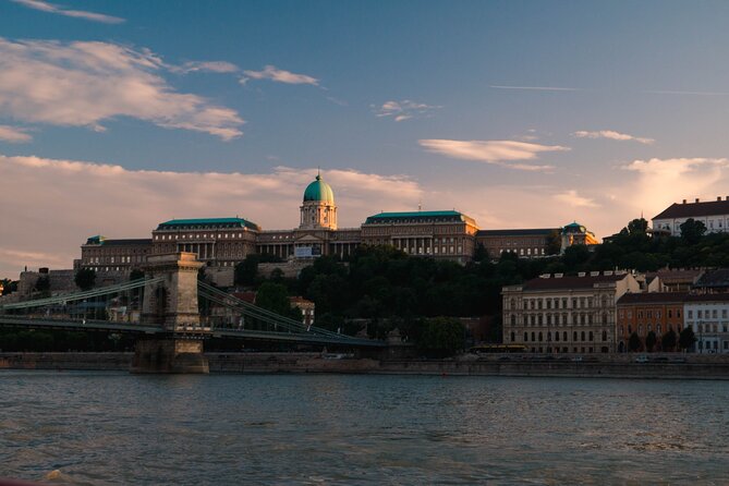 Budapest: 1-Hour Highlights Cruise with Welcome Drink - The Route You’ll See: Parliament to Buda Castle and Back Again