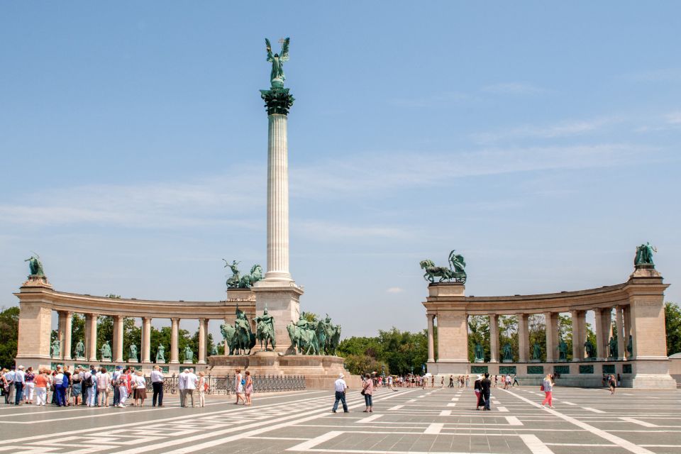 Budapest: 3-Hour Live Guided Sightseeing Tour - Heroes’ Square: national symbolism, but also a great photo pause