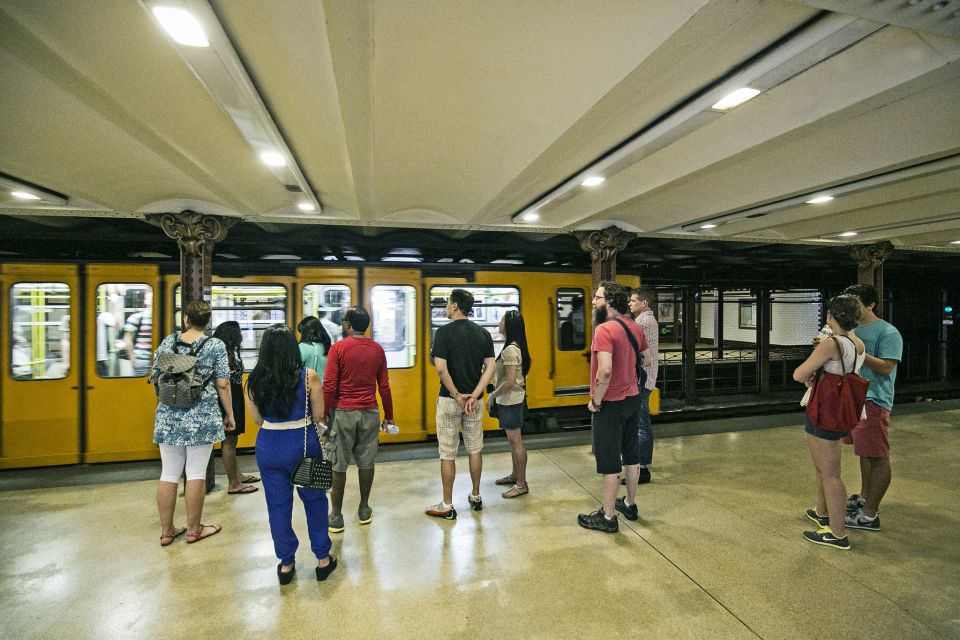 Budapest: All in One Walking Tour with Strudel House Stop - Shuttle to the Castle area: why this matters for pace