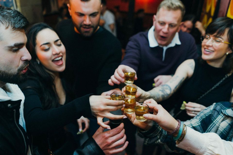 Budapest: Bar Crawl with a Local Guide - Drinking basics you’ll actually care about: fröccs and Hungarian cocktails