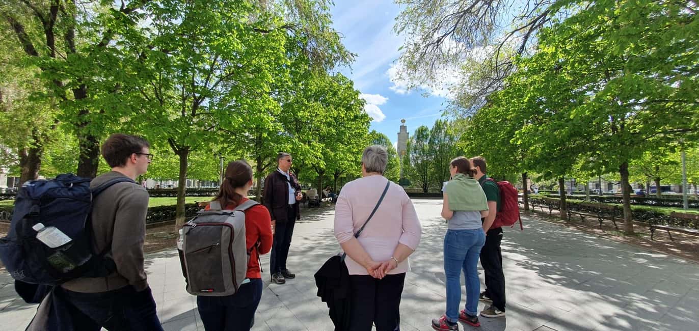 Budapest: Best of Downtown and Jewish Quarter Tour - Start at Gyula Andrássy: a clean launch for your Budapest day