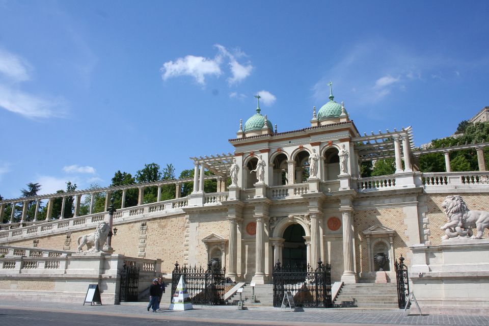 Budapest: Buda Castle Private Walking Tour - Hotel pickup and a 3-hour rhythm that keeps you moving (without rushing)