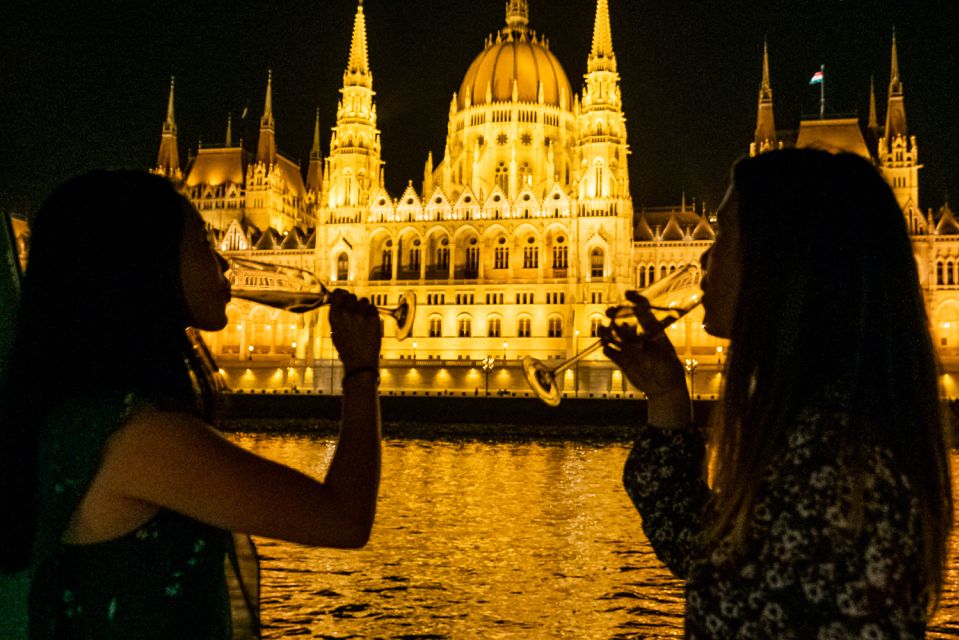 Budapest: Candlelit Dinner River Cruise with Live Music - Key Things That Make This Cruise Worth Your Time