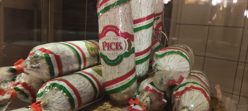 Budapest: Central Market Hall Guided Food Tour with Tastings - Paprika 101: different types, plus the tasting part