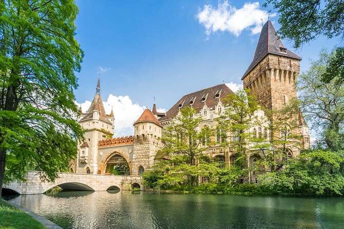 Budapest: City Park Self-Guided Walking Tour - Stop by Heroes’ Square: a history chapter you can walk through