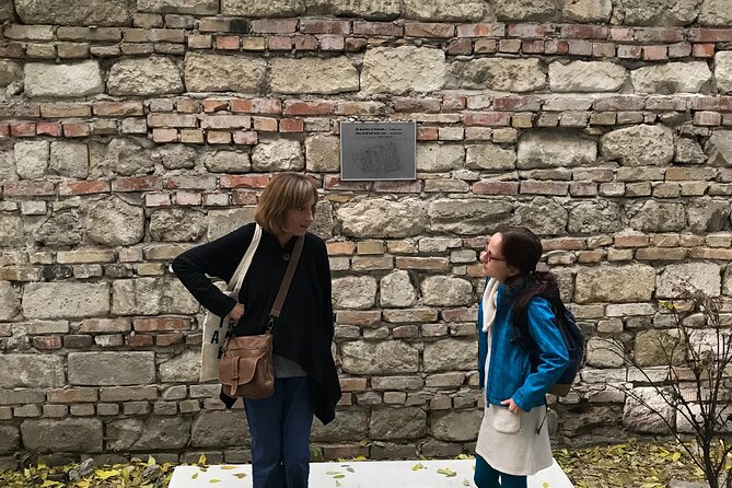 Budapest City Walk in Jewish Quarter - Courtyards, Mikveh Stops, Ruin Bars, and Everyday Pest