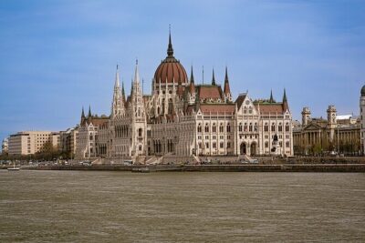 Budapest Danube 1 Hour Sunset or Night Cruise with Audio Guide - Meeting at PurplelinerBudapest and Getting Seats Fast