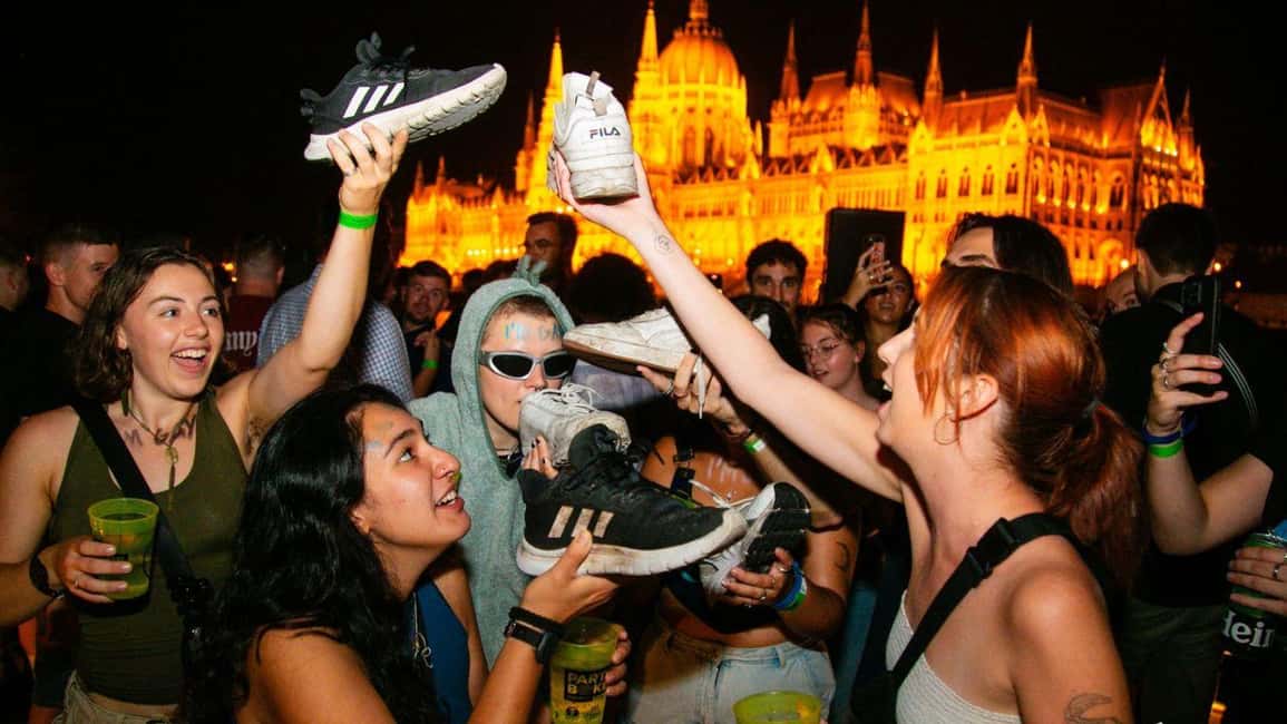 Budapest: Danube Beat Party Cruise with Drink Packages - Price check: what about $32 buys you