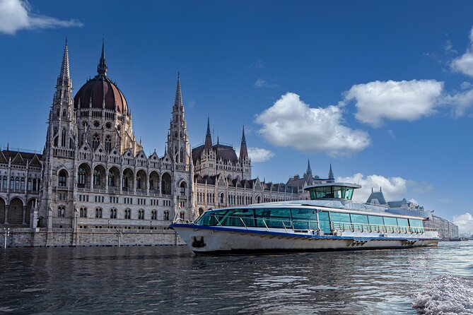 Budapest Danube Cruise with Drink, Audio Guide, Margaret Island - Entering the Cruise at Legenda City Cruises (and getting on fast)