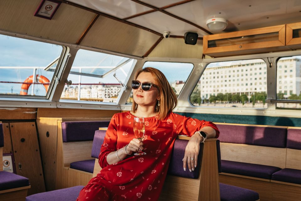 Budapest: Danube River City Lights Express Cruise - Royal Palace and Castle Hill vibes: why the river view hits differently