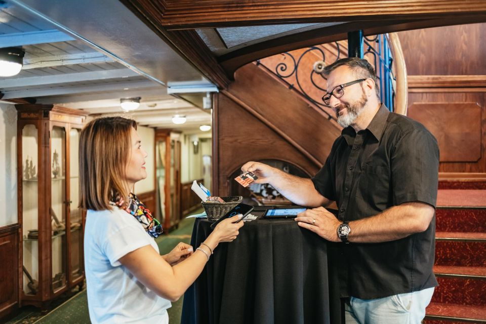 Budapest: Danube River Cruise with Dinner and Prosecco - Should you book? My practical recommendation