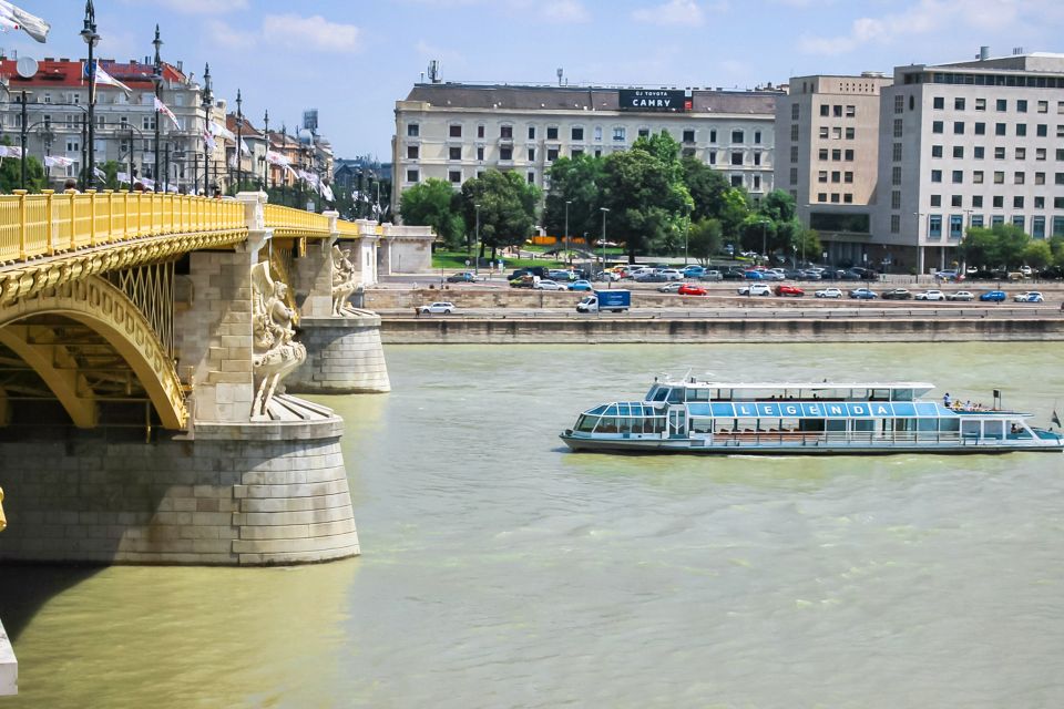 Budapest: Daytime Sightseeing Boat Cruise - Drinks included: what you get, and how to order what you’ll enjoy