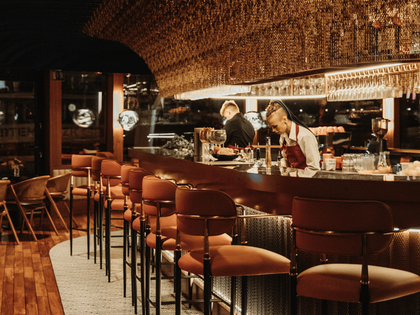 Budapest: Dinner Cruise with Live Music and Unlimited Drinks - Food Highlights, Vegan Options, and How the Meal Works