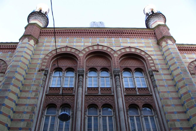 Budapest Dohany, Heroes', Rumbach synagogues & Jewish Ghetto Tour - Carl Lutz, Spinoza Színház, and the power of names
