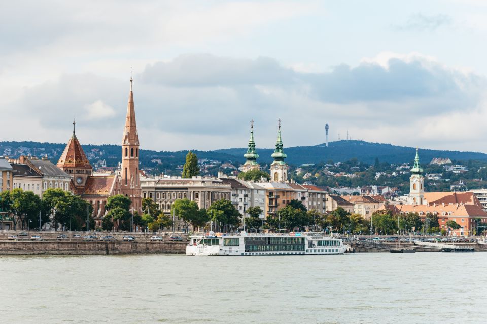 Budapest: Downtown Budapest Cocktail Cruise - Route Rundown: From Gellért Hill to Margaret Bridge