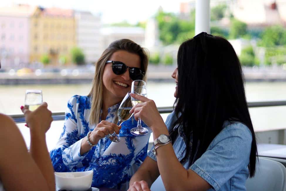 Budapest: Downtown Budapest Unlimited Booze Cruise - Key Things That Make This Cruise Worth Your Time