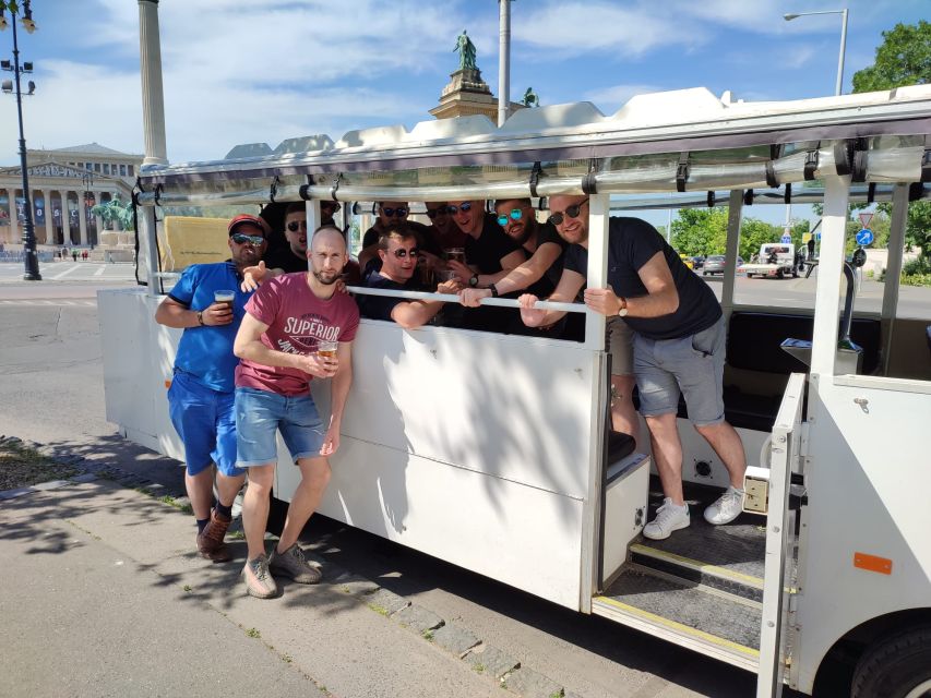 Budapest: eBeerBus Sightseeing Tour - Unlimited Hungarian Draft Beer and Music on Board