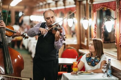 Budapest: Evening Cruise including Drinks and Live Music - Shipboard Setup: Gróf Széchenyi and the Right Kind of Comfort