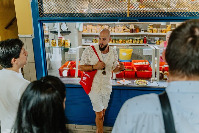 Budapest Food Tour: Market to Tavern with 14+ Tasters & Wines - How the 3-hour format stays comfortable (and close together)