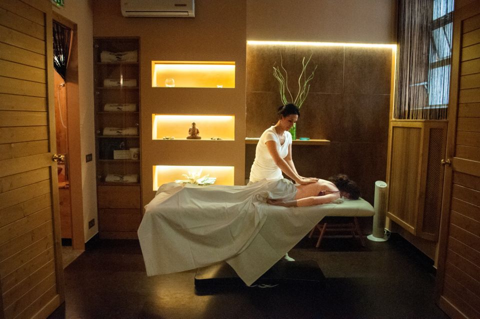 Budapest: Full-Day Gellért Spa Ticket - Timing matters: a full-day ticket works best if you plan your first hour