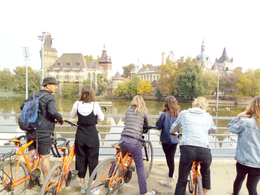 Budapest: Historic Downtown Bicycle Ride with Scenic Views - Entering Budapest on wheels: what this 3.5-hour route really delivers