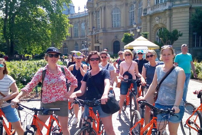Budapest Historic Downtown Bicycle Tour in small groups - Getting your bearings fast in Budapest’s real downtown