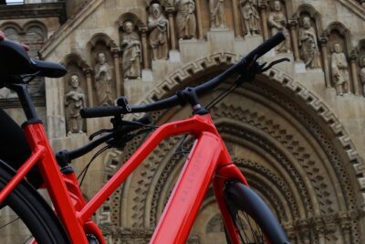 Budapest: Historic Downtown ride on E-Bicycles Buda & Pest - Getting started at Bike & Relax in the Jewish District