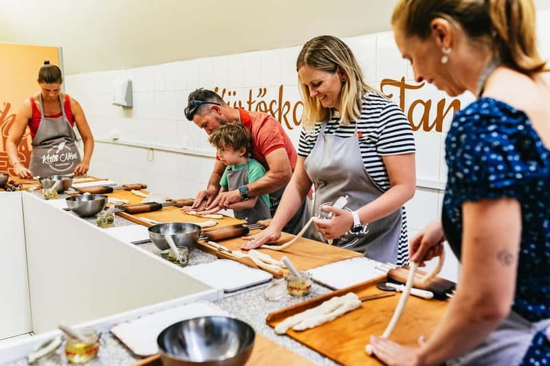 Budapest: Hungarian Chimney Cake Workshop in the City Center - Price and Value: Is $40 Worth It?
