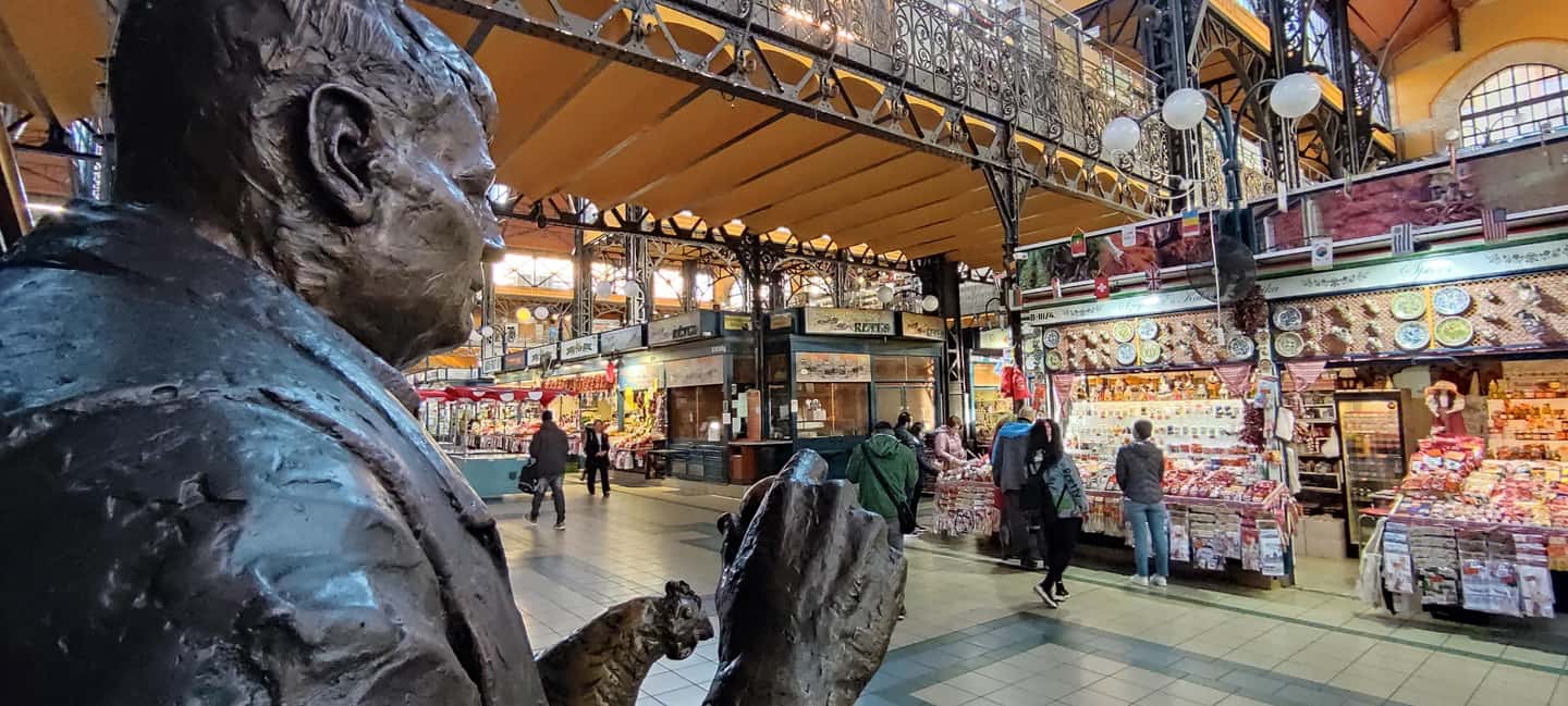 Budapest: Hungarian Cuisine in the Market Hall (german) - Budapest’s Central Market Hall: Your Shortcut to Real Hungarian Ingredients