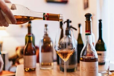 Budapest: Hungarian Wine Tasting with 7 Wines and Tapas - Stop 1 to Stop 2: Meeting at Wine the Gap, then tasting at Borbár és Rendezvénytér