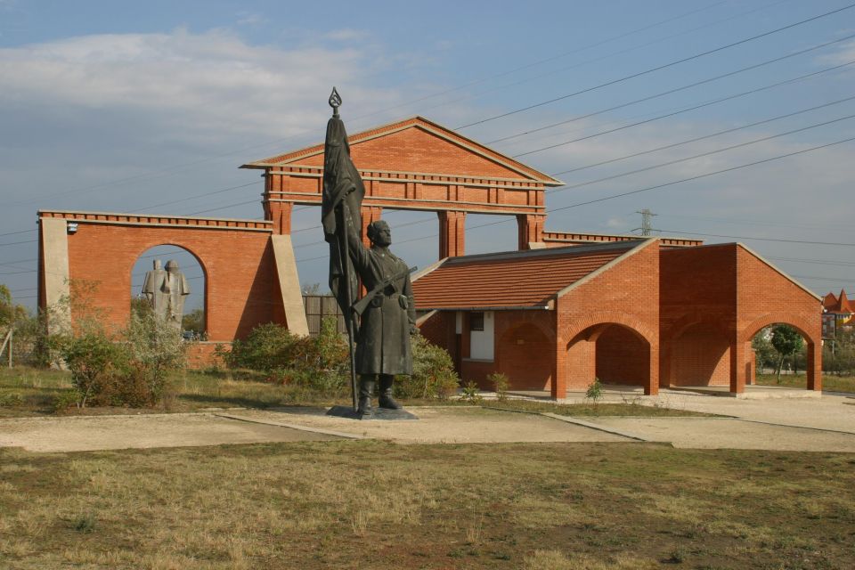 Budapest: Memento Park Ticket - Quick hits