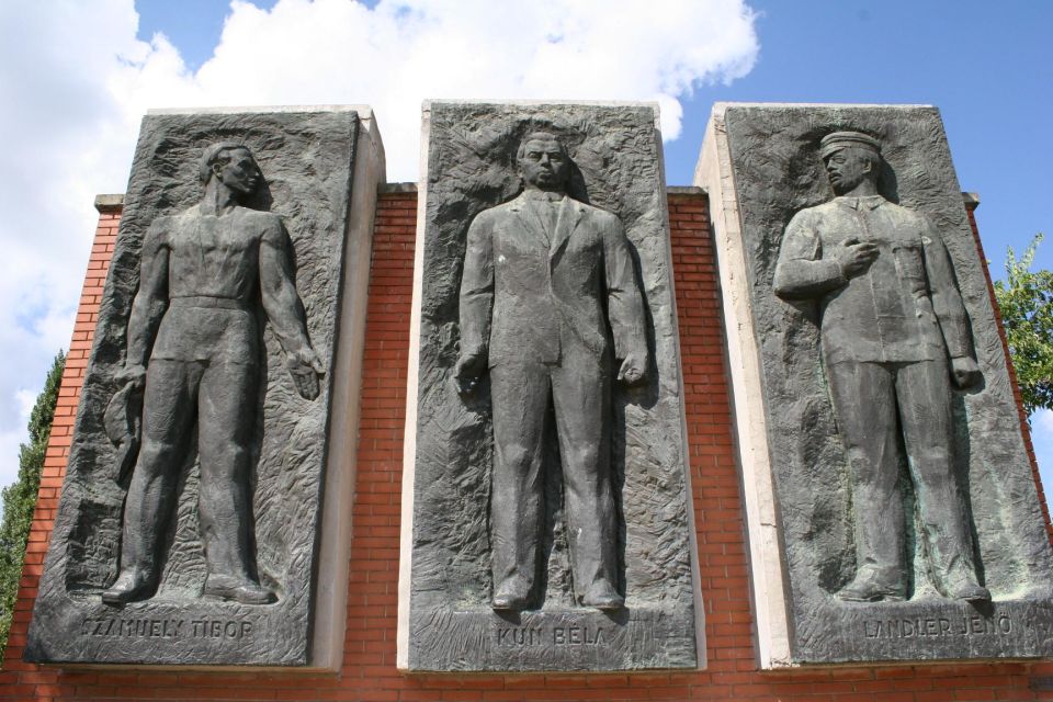 Budapest: Memento Park Ticket - Trabant photo point and the funny side of propaganda