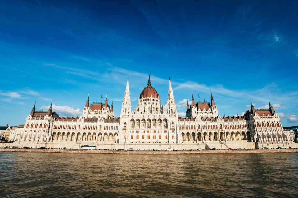Budapest: Nighttime or Daytime Sightseeing Cruise - The Danube view that puts Budapest in the right order