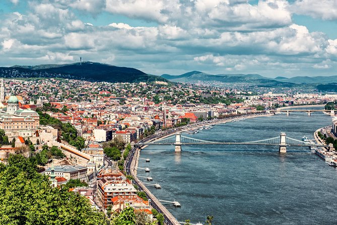 Budapest Overview Private tour - The strudel and the coffee stop: small breaks that matter