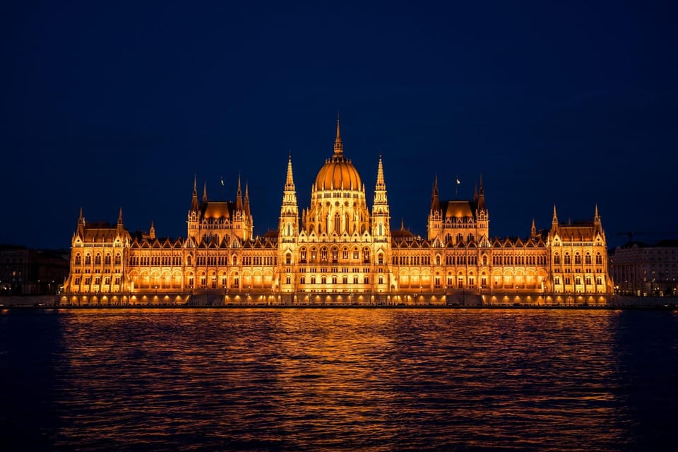 Budapest: Parliament Building Entry Ticket and Audio Guide - Assembly Hall and the Hall of the Dome: politics meets architecture