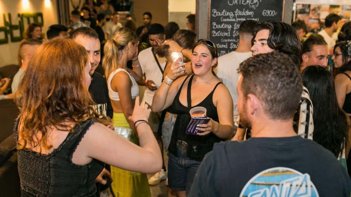 Budapest: Party District Bar-Hop with 2hr Unlimited Drinks - How the no-fixed-route bar-hop actually keeps everyone happy