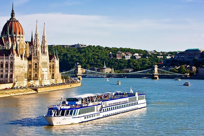 Budapest Private Transfer Airport, Hotel and Cruise Port - Finding your chauffeur: the meet-up system that reduces stress