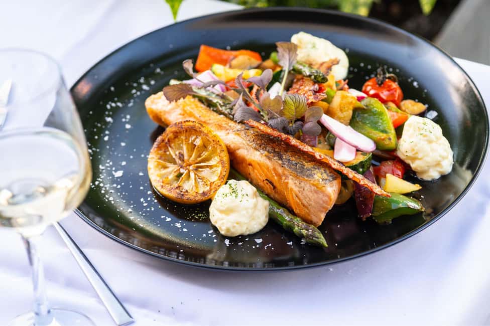Budapest: Rudas Spa Entry with 3-Course Meal - What to bring so your day runs smoothly