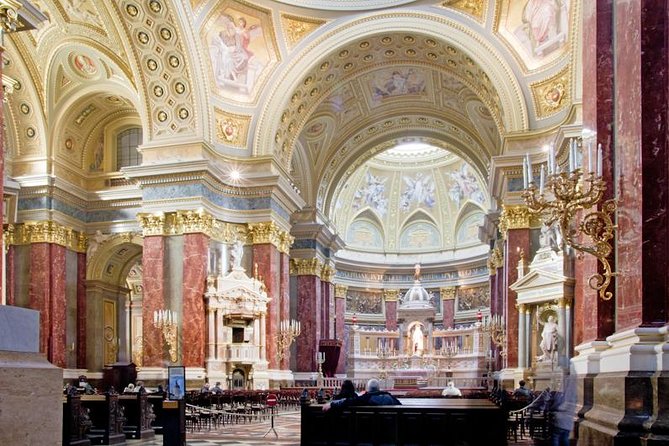 Budapest: Saint Stephen's Basilica Tour - Tour pace and hearing inside a big church