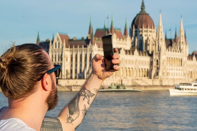 Budapest Sip and Sail Danube Cruise with Unlimited Prosecco - MS Stadt Wien and the One-and-a-Half-Hour Danube Plan