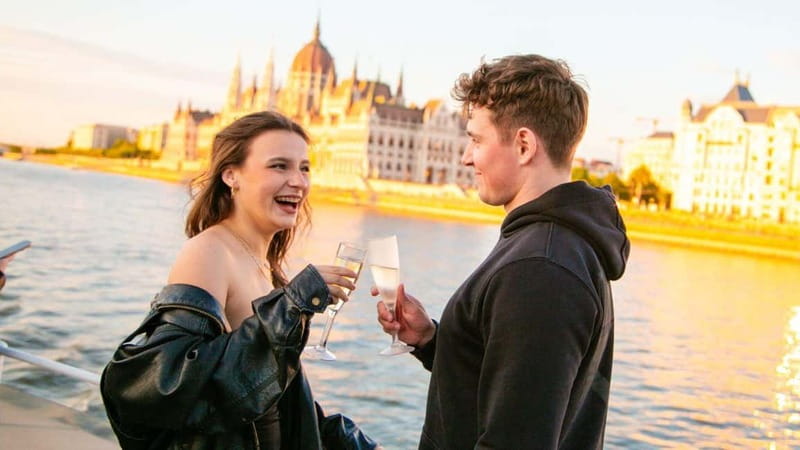 Budapest: Sip and Sail River Cruise with Unlimited Prosecco - First look: why a short Danube cruise feels so good