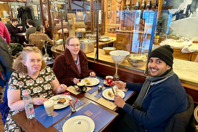 Budapest Street Food Tour with Local Snacks, Dessert and Beer - The walk experience: how small-group pacing turns into city context
