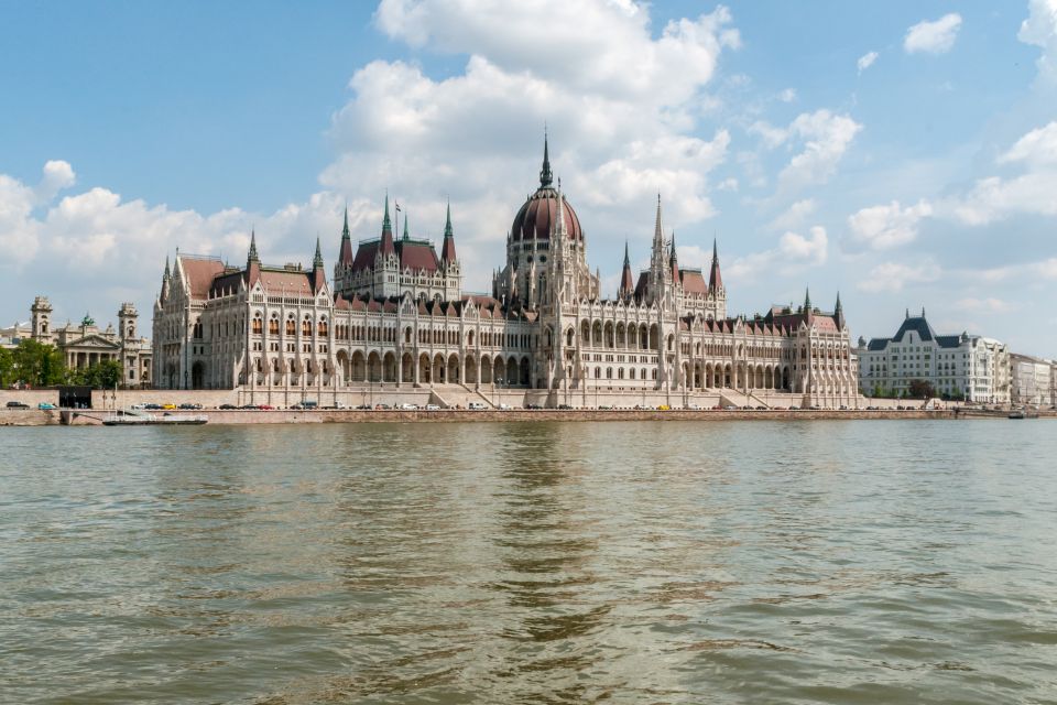 Budapest: Summer Brunch & Cruise with Prosecco or Cake - What You Eat and Drink: Unlimited Brunch Plus the Prosecco or Cake Choice