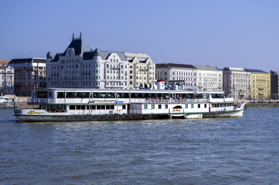 Budapest: Summer Brunch & Cruise with Prosecco or Cake - Timing: Brunch Hours, the 12:00–13:00 Sightseeing Window, and Deck Strategy