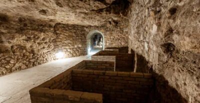 Budapest: The WWII Siege of Buda Castle & Bomb Shelter Tour - The Budai Vár-barlang Cave Walk: Cold Tunnels and Real Tight Space