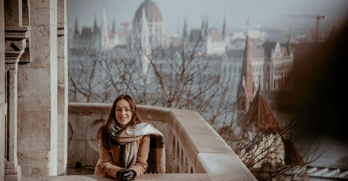 Budapest: Vacation Photographer to collect great memories - The short walk to Buda Castle: grand architecture, natural-looking photos