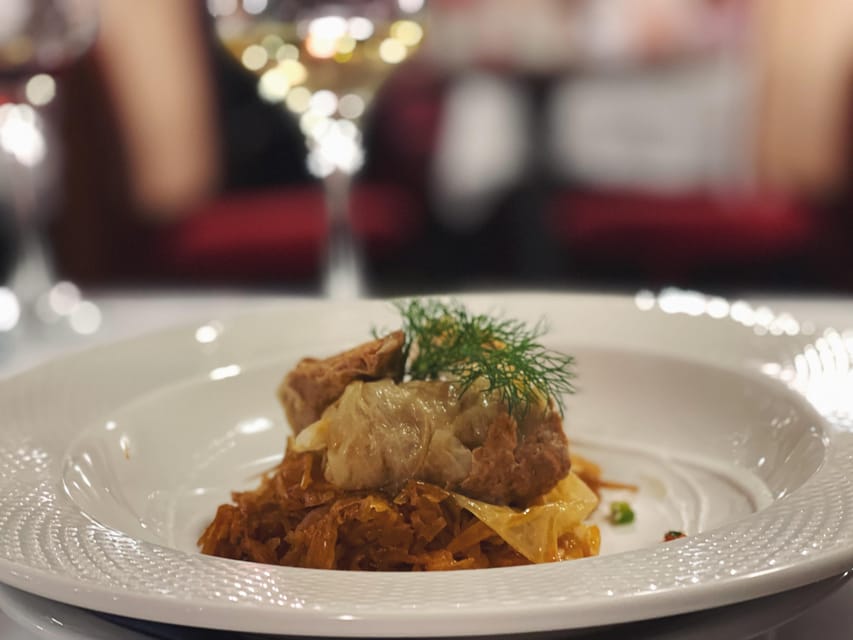 Budapest: Wine & Dine Cruise on the Danube - The Gróf Széchenyi cruise vibe: comfortable sightseeing with real tastings